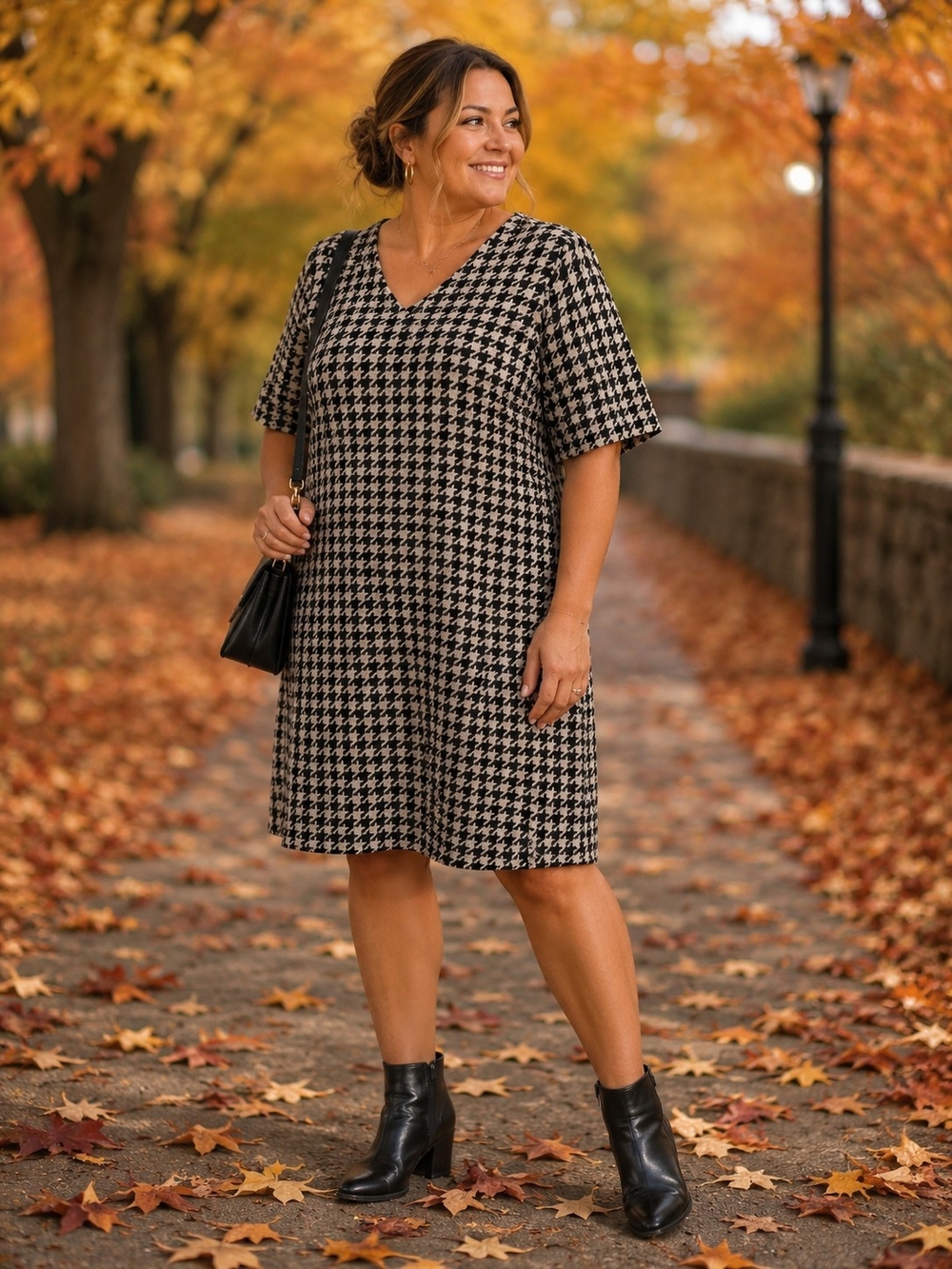Soyaconcept V-Neck Houndstooth Shift Dress in Black & Cream